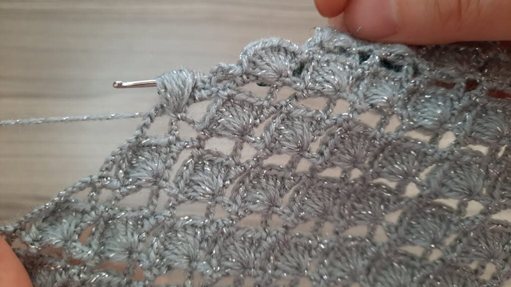 Very Easy Crochet Knitting Pattern with Silvery Yarn